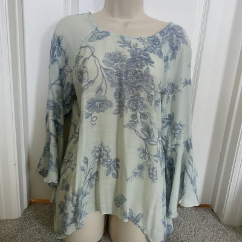 Beautiful Blue Feminine Top